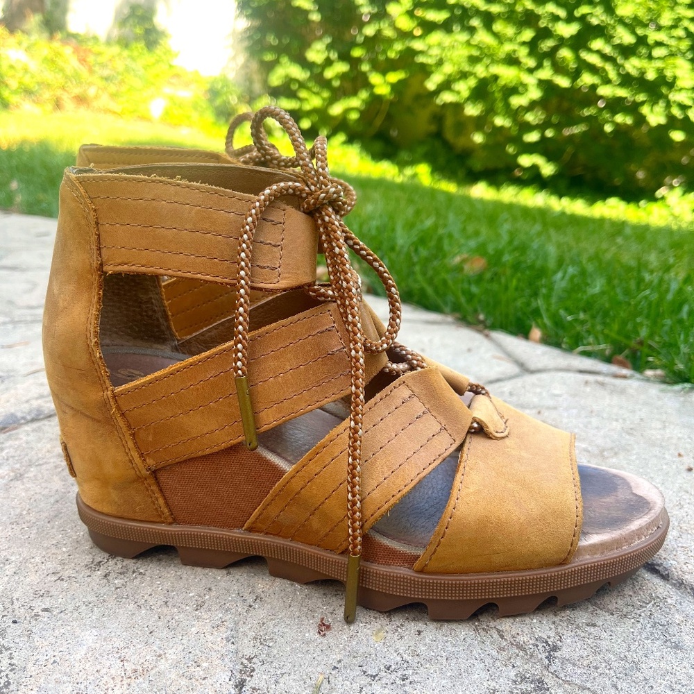 Sorel Joanie ll Lace Wedge Sandals
